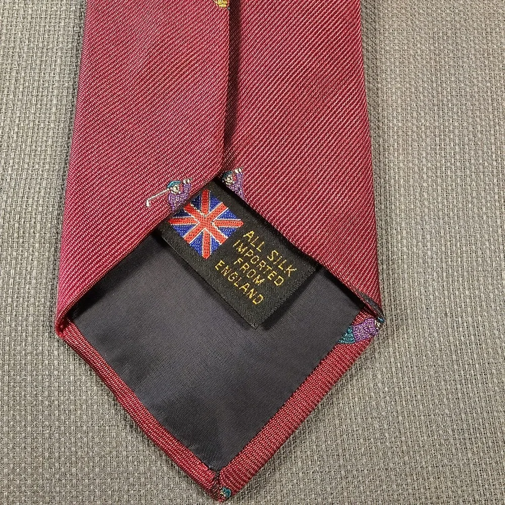 JL Robert Nordstrom Mens Burgundy Silk Golf Motif Tie‎ Made in England